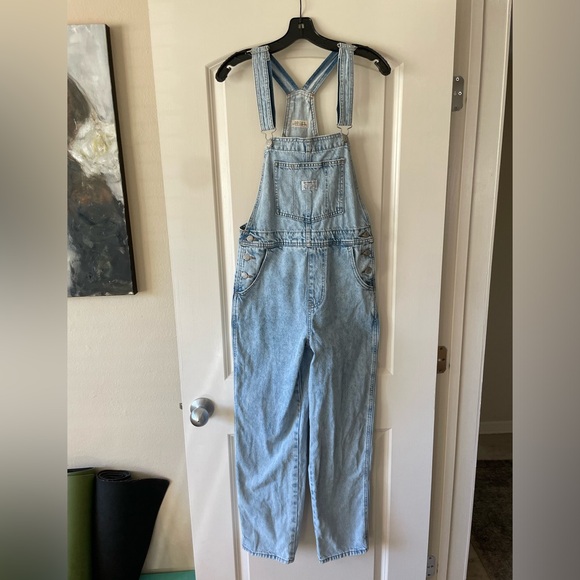 ❤️Sold ❤️ Levi’s | Vintage Style Woman’s Overalls - Picture 1 of 10